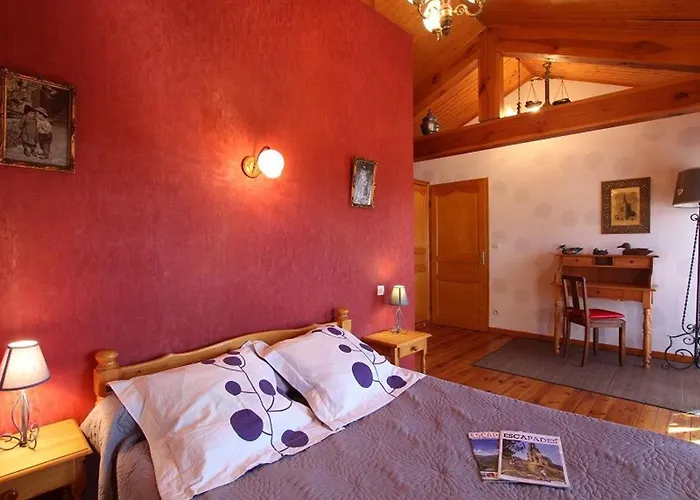Ferienhaus En Pierre Avec Terrasses, Proche De Sites Medievaux, Ideal Pour Famille Avec Equipements Bebe. - Fr-1-582-256 Boisset (Haute-Loire)